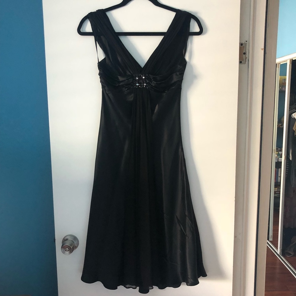 Dress - Picture 6 of 6